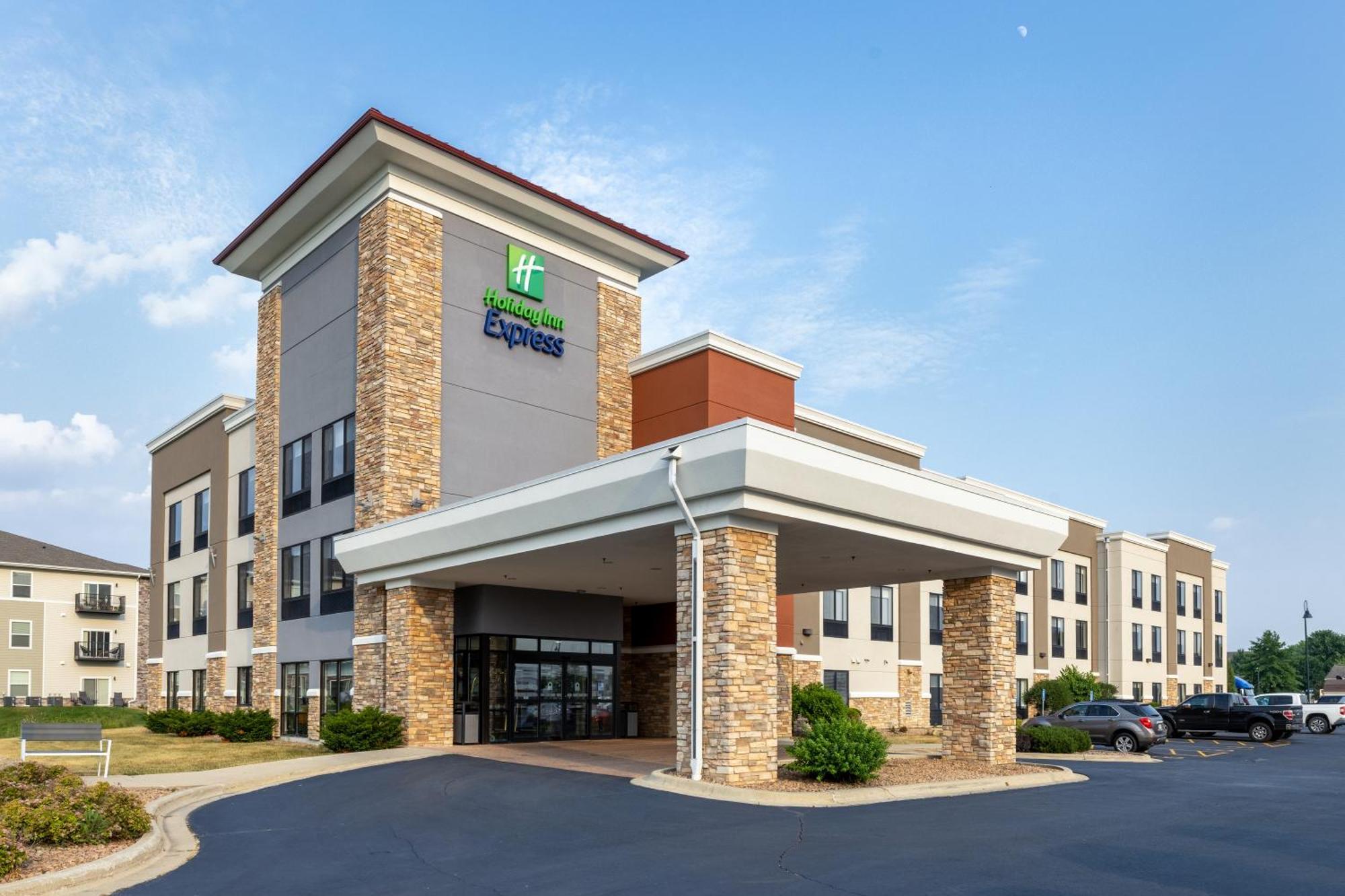 Holiday Inn Express Rochester South - Mayo Area By Ihg Экстерьер фото